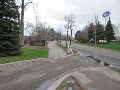 Entrance to Overlook. Click for full size. Entrance to Overlook image. Click for full size.