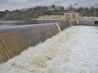 Close-up of Overflow Dam image. Click for full size.