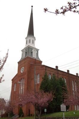 Court Street Baptist Church and Marker image. Click for full size.