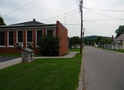 Wide view of the Duffield Academy Marker image. Click for full size.