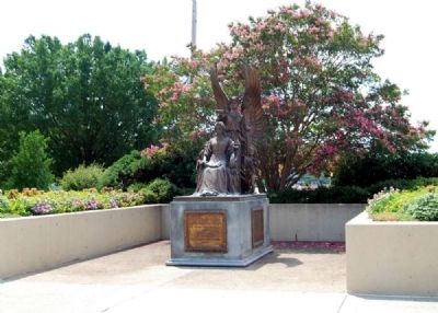 South Carolina Women of the Confederacy Monument. Click for full size. South Carolina Women of the Confederacy Monument image. Click for full size.