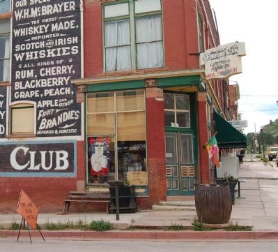 Lowell Thomas’s Victor Marker next to the Fortune Club. Click for full size. Lowell Thomas’s Victor Marker next to the Fortune Club image. Click for full size.
