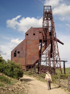 The Theresa Mine headframe image. Click for full size.