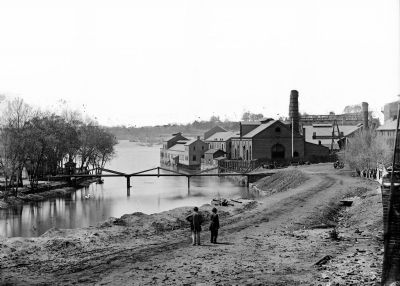 Tredegar Iron Works, with footbridge to Neilson's Island image. Click for full size.