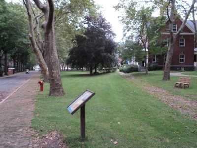 Marker on Colonels� Row image. Click for full size.