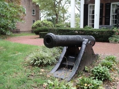 Cannon at the Commanding Officers Quarters image. Click for full size.