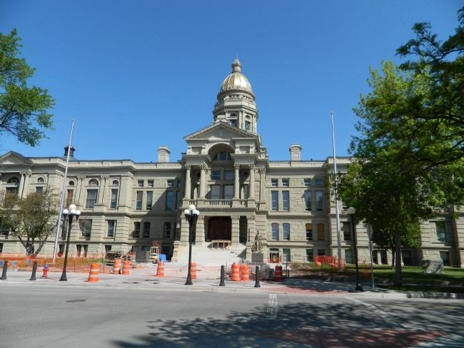 Wyoming State Capitol image. Click for full size.