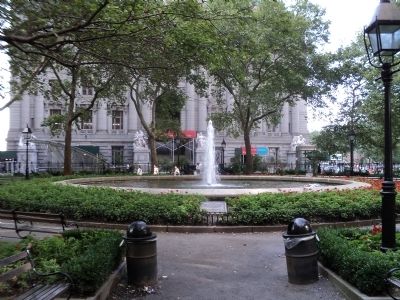 Marker in Bowling Green Park. Click for full size. Marker in Bowling Green Park image. Click for full size.