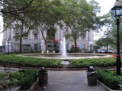 Marker in Bowling Green Park image. Click for full size.
