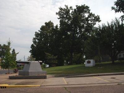 Looking East - - Revolutionary War Honor Roll - Spencer County Marker. Click for full size. Looking East - - Revolutionary War Honor Roll - Spencer County Marker image. Click for full size.