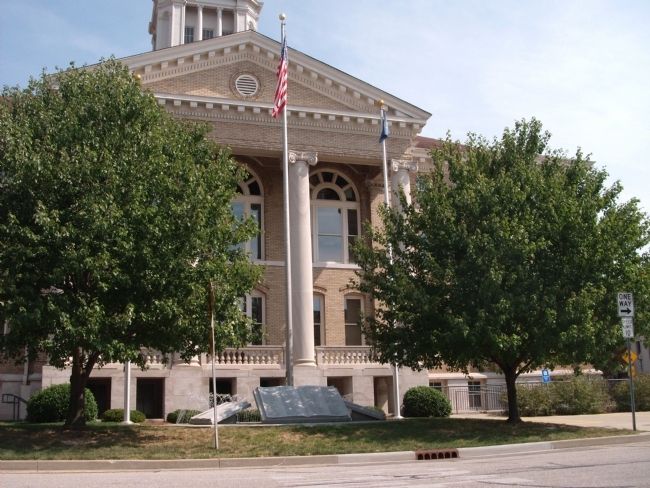 West Side - - Dubois County Courthouse image. Click for full size.