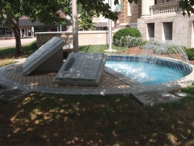 Honor Roll Memorial Fountain image. Click for full size.
