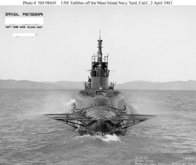 USS Tullibee (SS-284) image. Click for full size.