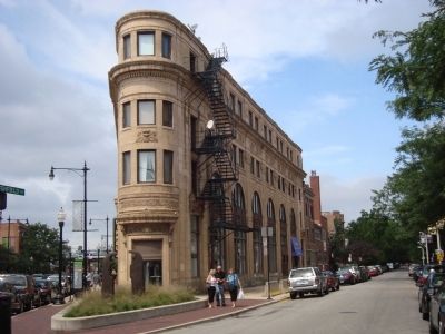 (Former) Marshfield Trust and Savings Bank. Click for full size. (Former) Marshfield Trust and Savings Bank image. Click for full size.