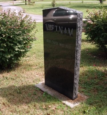 Obverse Side - - Vietnam Honor Roll Marker image. Click for full size.