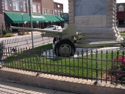 North - Fieldpiece - - at Civil War Memorial image. Click for full size.