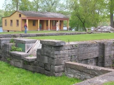 Putman's Lock Grocery and Lock #28 image. Click for full size.