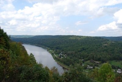 Brady's Bend facing West image. Click for full size.