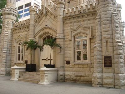 Chicago Water Tower image. Click for full size.