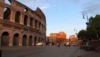 Piazza del Colosseo, south. image. Click for full size.