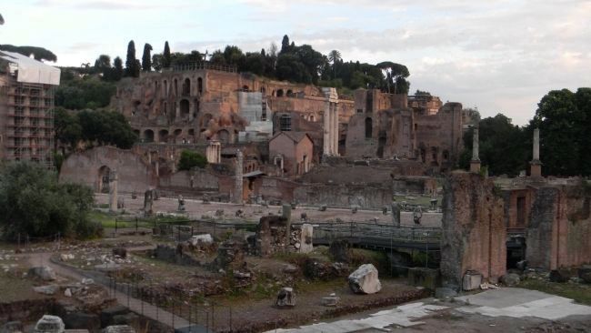 Palatine Hill and ruins of the Roman Forum west of <i>Anfiteatro Flavio</i>/The Flavian Amphitheatre image. Click for full size.