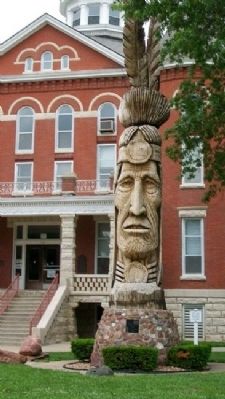 "Tall Oak" Sculpture and Marker image. Click for full size.