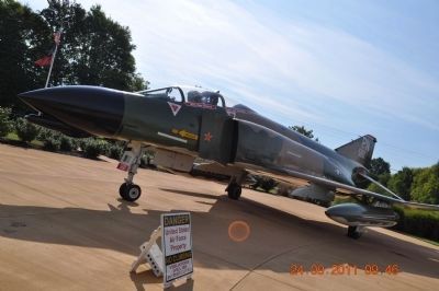McDonnell-Douglas F-4D Phantom II. Click for full size. McDonnell-Douglas F-4D Phantom II image. Click for full size.