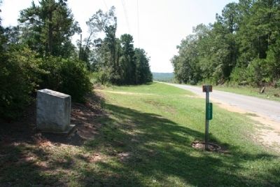 Old Federal Road Marker (South Bound View) image. Click for full size.