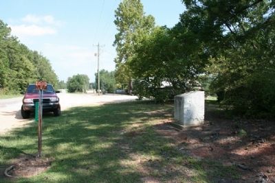 Old Federal Road Marker (North Bound View). Click for full size. Old Federal Road Marker (North Bound View) image. Click for full size.