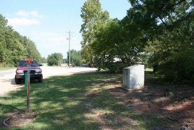 Old Federal Road Marker (North Bound View) image. Click for full size.