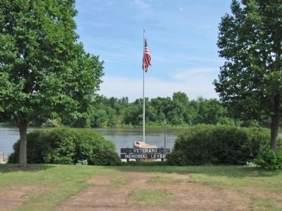 Veterans Memorial and Levee. Click for full size. Veterans Memorial and Levee image. Click for full size.