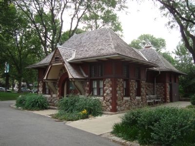 Carlson Cottage image. Click for full size.