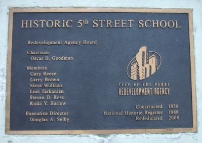 Historic 5th Street School Plaque image. Click for full size.