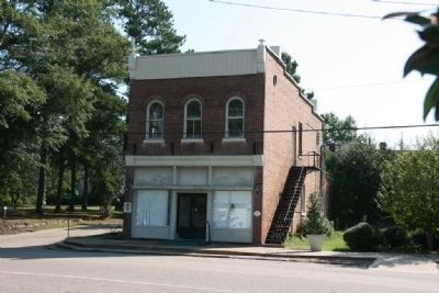 Former Dentist and Doctor's office located downtown Pine Apple. image. Click for full size.