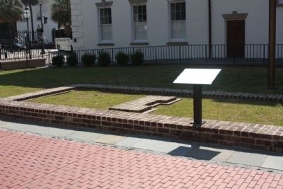 County of Charleston Historic Courthouse Marker including image. Click for full size.