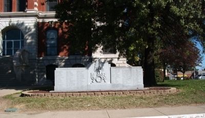 Full View - - Gibson County World Wars I and II Honor Roll Marker image. Click for full size.
