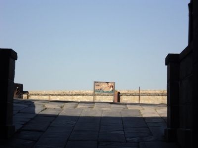Marker seen from Fort Entrance image. Click for full size.