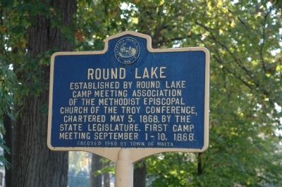 Round Lake Marker image. Click for full size.