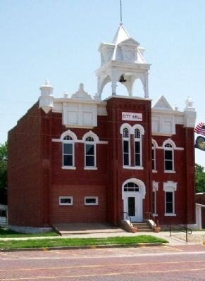 Tecumseh City Hall image. Click for full size.