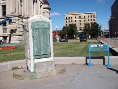 Wide View - - The Short Lived Canal Marker. Click for full size. Wide View - - The Short Lived Canal Marker image. Click for full size.