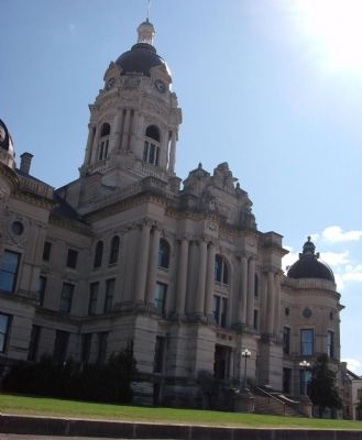 North Side - - "Old" Vanderburgh County Courthouse. Click for full size. North Side - - "Old" Vanderburgh County Courthouse image. Click for full size.