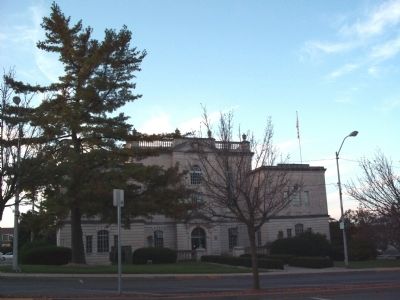 East Side - - Lawrence County Courthouse - - Bedford, Indiana image. Click for full size.