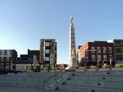 Monument in New London image. Click for full size.
