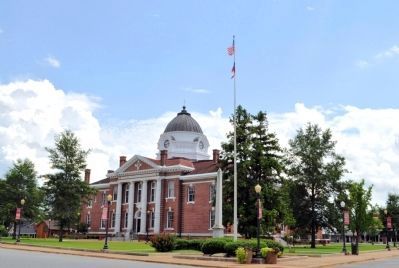 Confederate Flag Pole and the Early County Courthouse image. Click for full size.