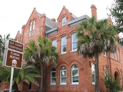Old Calhoun County Courthouse, Blountstown, Florida image. Click for full size.