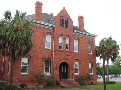 Old Calhoun County Courthouse, Blountstown, Florida image. Click for full size.