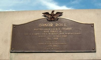 Top Plaque - - World War I Honor Roll & Veterans Memorial Marker image. Click for full size.