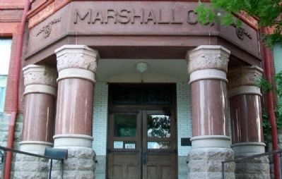 Marshall County Court House NRHP Marker image. Click for full size.