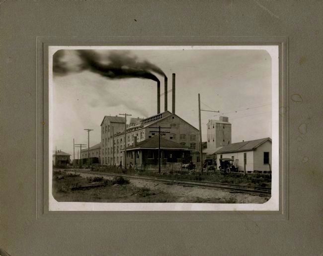 Older Photo of Sugar Factory image. Click for full size.