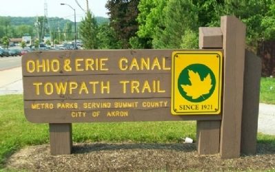 Ohio & Erie Canal Towpath Trail Sign image. Click for full size.